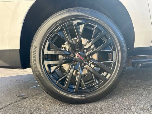 Used 2023 GMC Yukon XL Denali w/ Denali Reserve Package image 18