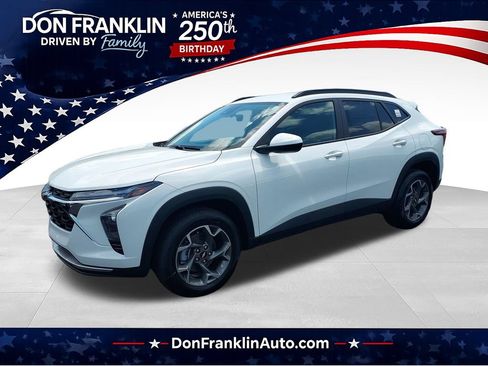 New 2026 Chevrolet Trax LT w/ LT Convenience Package FWD image 1