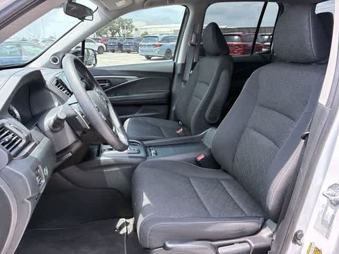 Used 2023 Honda Ridgeline Sport image 17