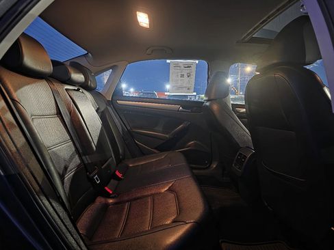 Used 2014 Volkswagen Passat TDI SE image 21