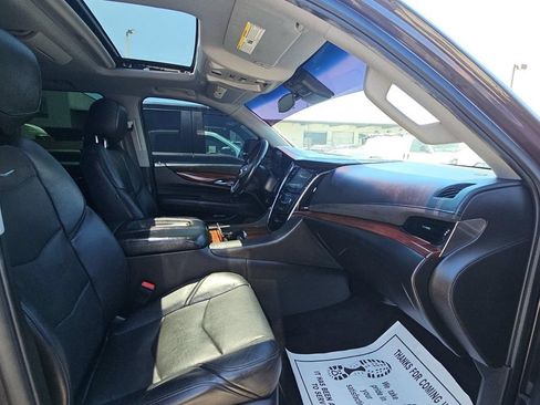 Used 2016 Cadillac Escalade Luxury RWD image 8
