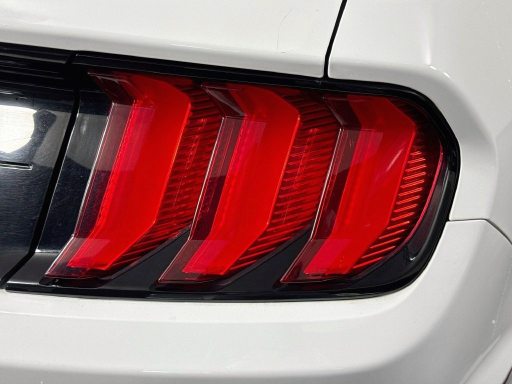 Used 2018 Ford Mustang Premium RWD image 31