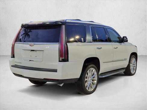 Used 2020 Cadillac Escalade Luxury RWD image 5