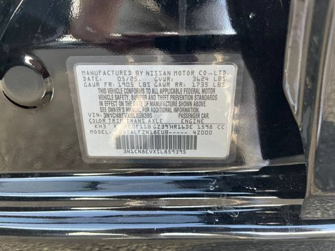 Used 2025 Nissan Versa SV FWD image 27
