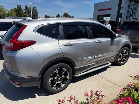 Used 2018 Honda CR-V Touring image 4
