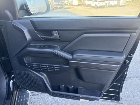 Used 2025 Toyota 4Runner SR5 AWD/4WD image 22