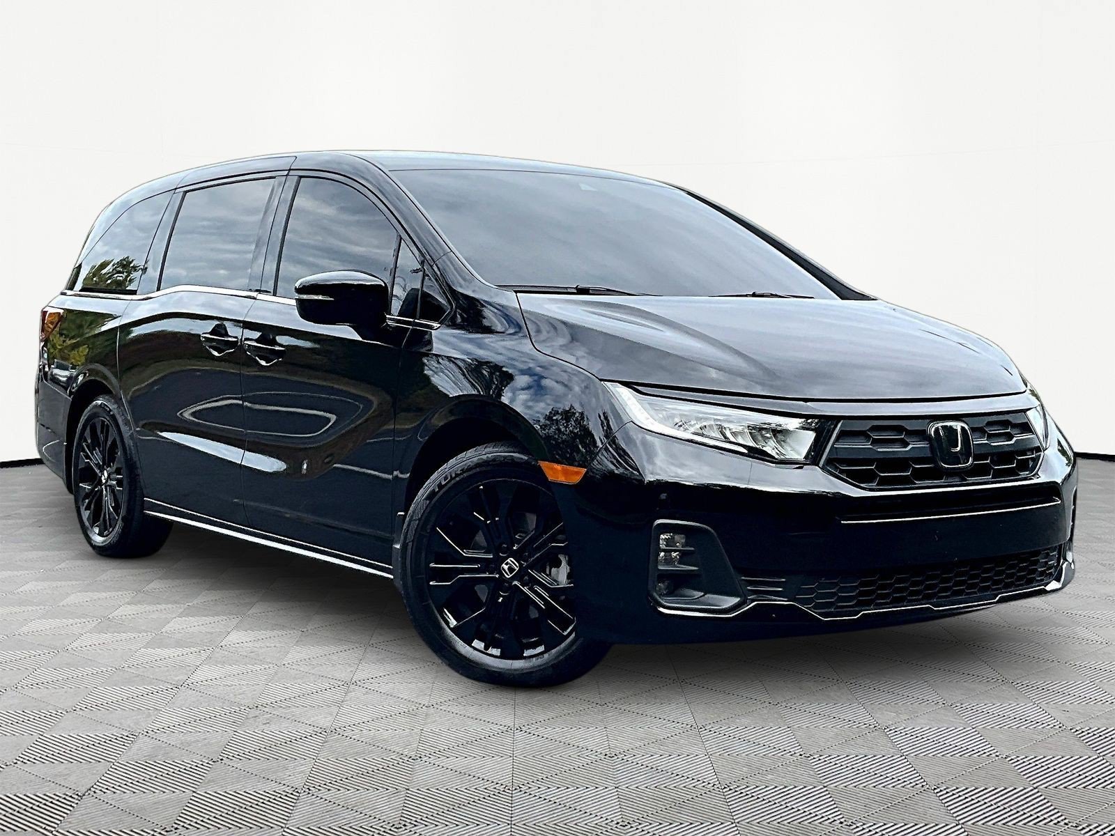 Used 2025 Honda Odyssey Sport-L image 3