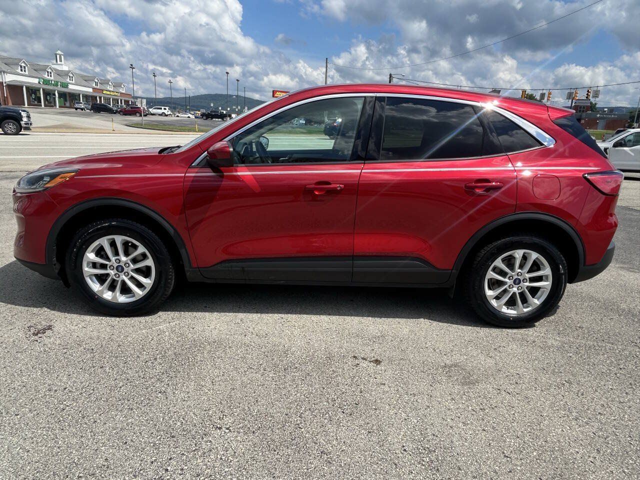 Used 2020 Ford Escape SE AWD/4WD image 5