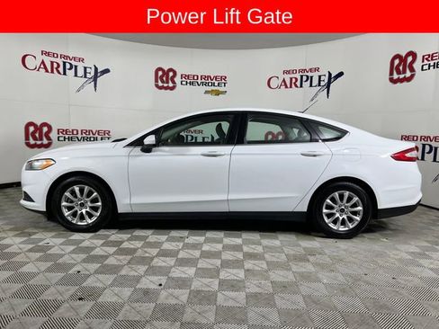 Used 2016 Ford Fusion S image 4