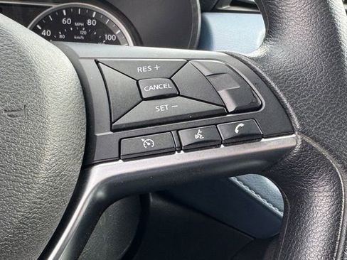 New 2025 Nissan Versa SV w/ Trunk Package FWD image 17