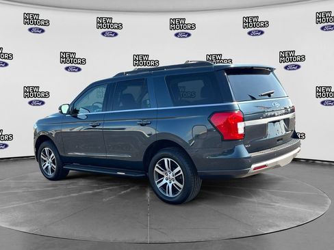 Used 2024 Ford Expedition XLT AWD/4WD image 3