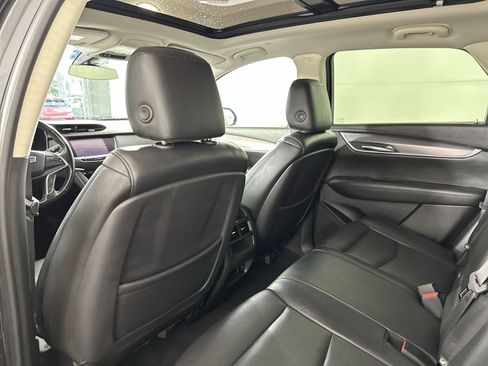 Used 2018 Cadillac XT5 Luxury w/ Driver Awareness Package FWD image 24