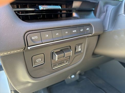 Used 2024 Cadillac Escalade Premium Luxury w/ Performance Package image 12