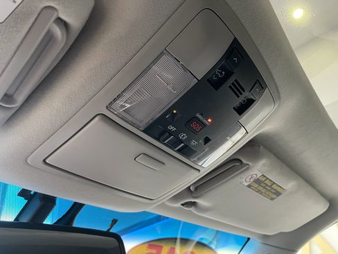 Used 2015 Lexus GX 460 w/ Premium Package image 15