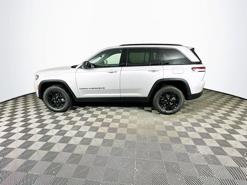 New 2026 Jeep Grand Cherokee Altitude AWD/4WD image 6