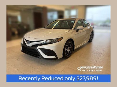 Used 2024 Toyota Camry SE w/ Cold Weather Package FWD image 1