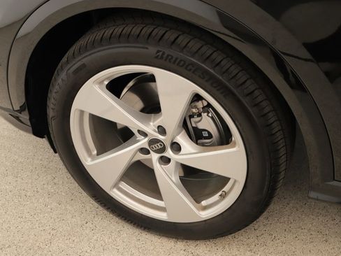 New 2025 Audi Q5 Prestige image 30