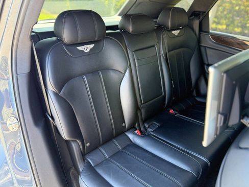 Used 2018 Bentley Bentayga Onyx Edition AWD/4WD image 36