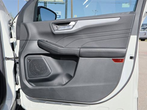 New 2025 Ford Escape SE w/ PHEV Premium Package image 31