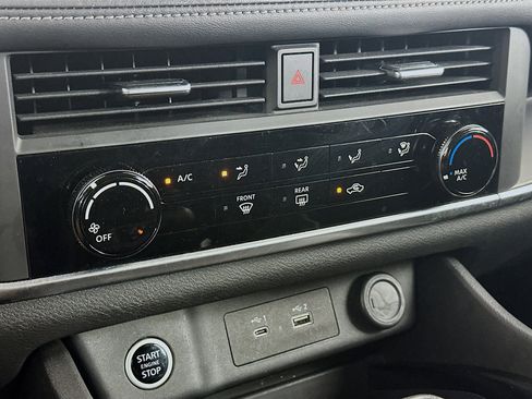 Used 2023 Nissan Rogue S image 23