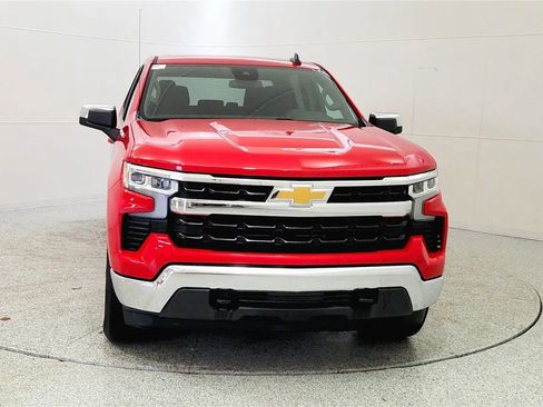 Used 2023 Chevrolet Silverado 1500 LT image 2