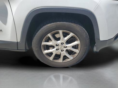 Used 2017 Jeep Cherokee Latitude FWD image 28