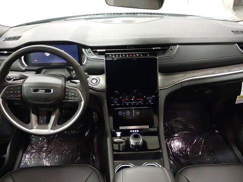 New 2025 Jeep Grand Cherokee L Limited w/ Trailer Tow Package image 26