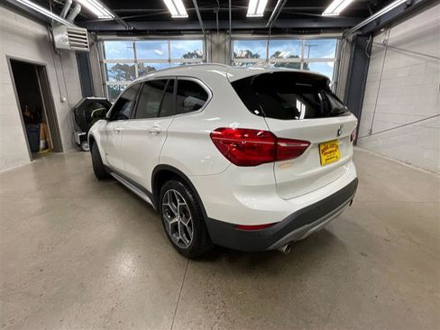 Used 2018 BMW X1 sDrive28i FWD image 3
