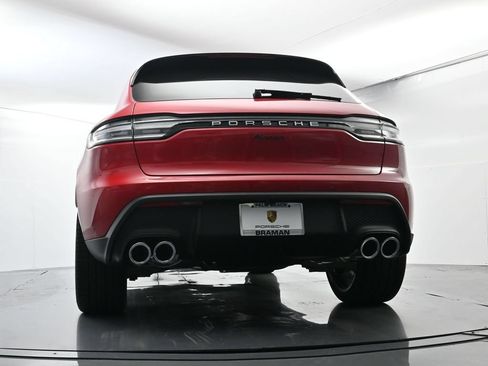 Certified 2025 Porsche Macan AWD/4WD image 46