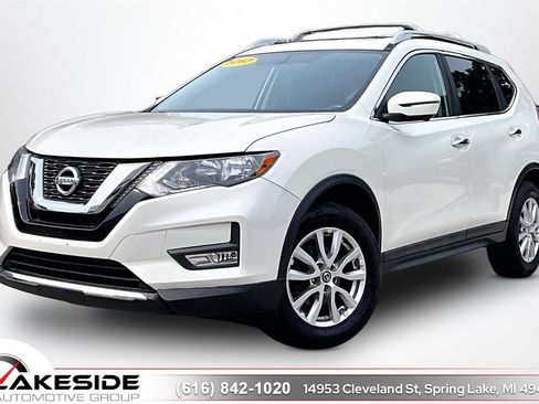 Used 2017 Nissan Rogue S AWD/4WD image 1