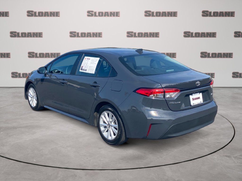 Used 2025 Toyota Corolla LE w/ LE Premium Package FWD image 3