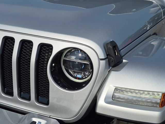 Used 2022 Jeep Wrangler Unlimited Sahara AWD/4WD image 9