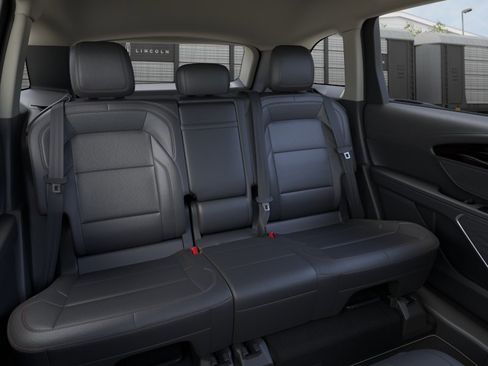 New 2026 Lincoln Nautilus Premier AWD/4WD image 11