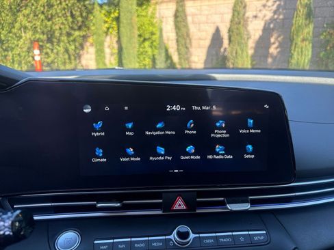 Used 2025 Hyundai Elantra Limited image 20