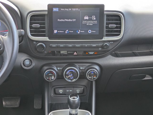 Used 2025 Hyundai Venue SEL FWD image 19