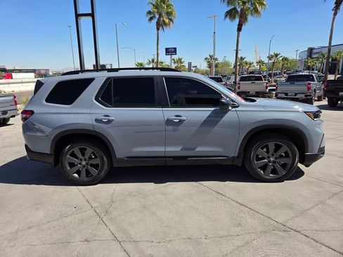 Used 2025 Honda Pilot Sport image 7