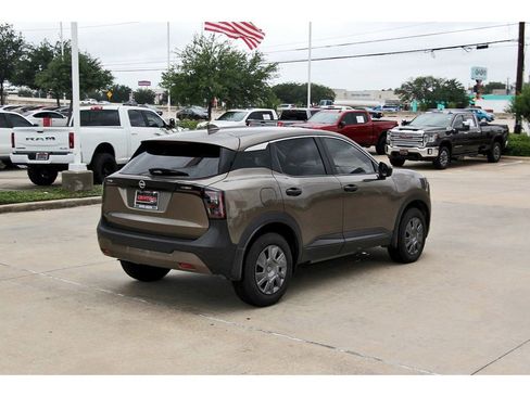 Used 2025 Nissan Kicks S FWD image 6