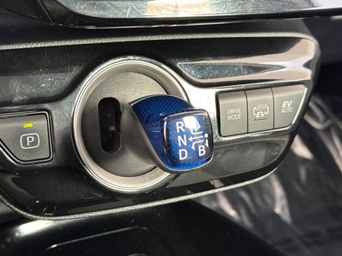 Used 2021 Toyota Prius Prime XLE FWD image 17