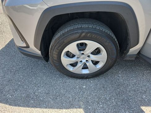 Used 2023 Toyota RAV4 LE AWD/4WD image 13