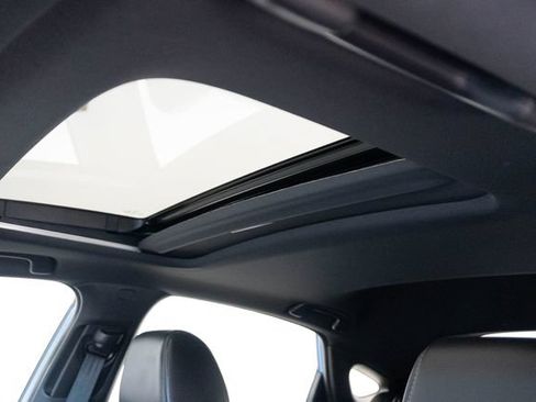 Certified 2022 Honda Civic Sport Touring image 4