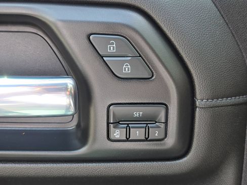 Used 2022 Chevrolet Silverado 2500 High Country w/ Technology Package AWD/4WD image 26