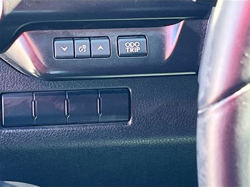 Used 2022 Lexus UX 200 image 10