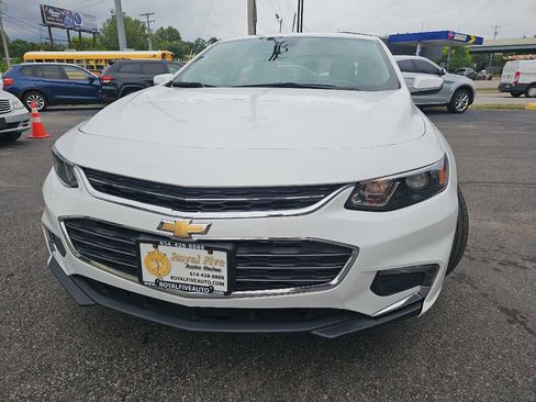Used 2017 Chevrolet Malibu LT image 9