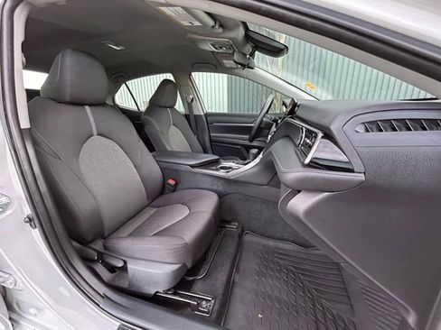 Used 2022 Toyota Camry LE image 27