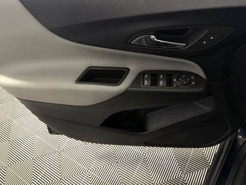 Used 2023 Chevrolet Equinox LS w/ LS Convenience Package FWD image 24
