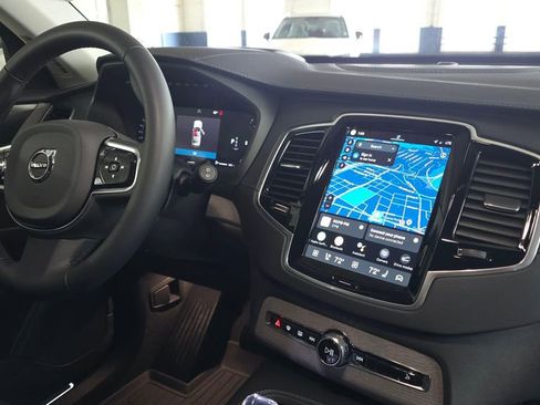 Certified 2024 Volvo XC90 B6 Ultimate w/ Protection Package AWD/4WD image 11