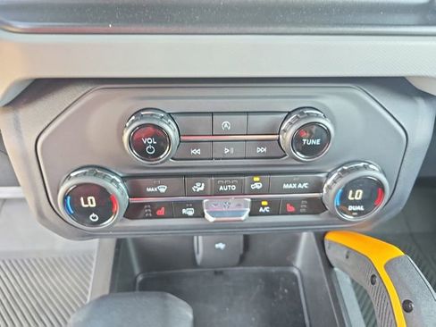 Used 2023 Ford Bronco Badlands image 27