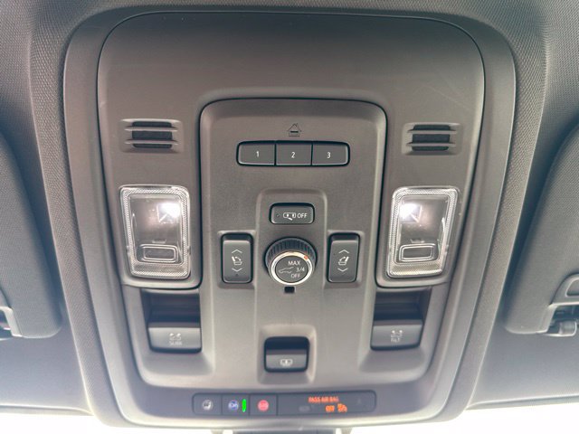 Used 2022 Chevrolet Suburban LT w/ LT Signature Package AWD/4WD image 24