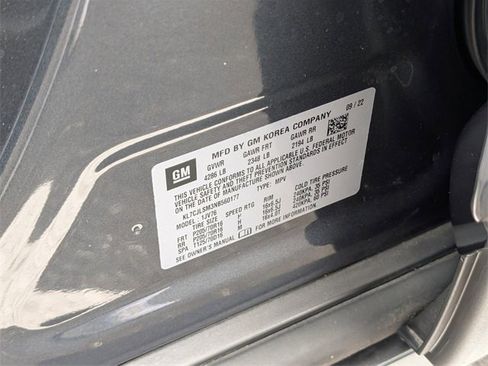 Used 2022 Chevrolet Trax LT w/ LT Convenience Package image 17