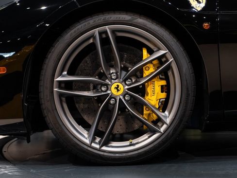 Used 2018 Ferrari 488 GTB image 13